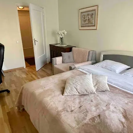 Apartment Cosy Small Apartment, Free Parking, Near Old Town