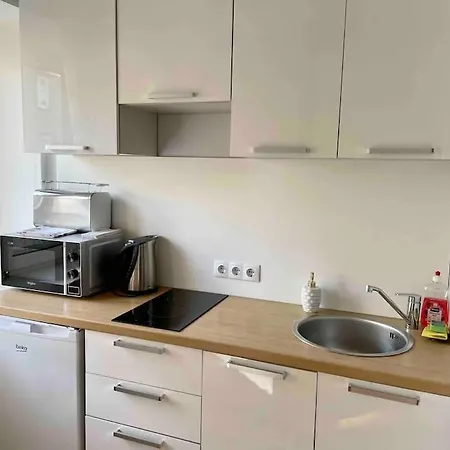 Cosy Small Apartment, Free Parking, Near Old Town Apartment
