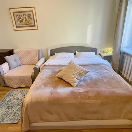 Cosy Small Apartment, Free Parking, Near Old Town Apartment *