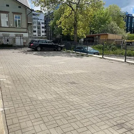 Lejlighed Cosy Small Apartment, Free Parking, Near Old Town *